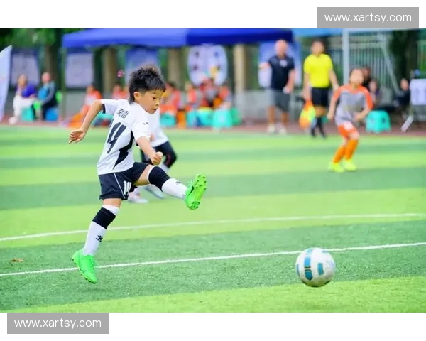 围绕小学足球联赛排名探讨校园体育竞争发展趋势路径与实践策略